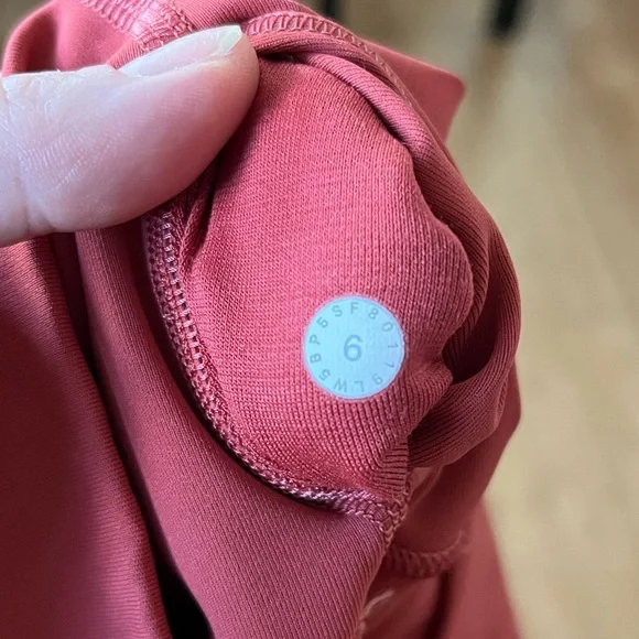 Lululemon Wunder Under 25” Size 6 - Picture 3 of 3